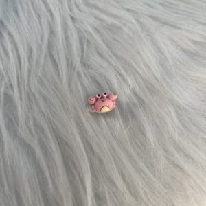 Bijou en résine pour chaussure crabe