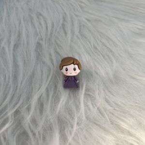 Bijou en résine pour chaussure princesse mauve