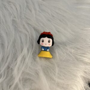 Bijou en résine pour chaussure princesse jaune et bleu