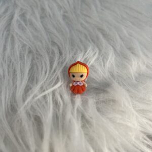 Bijou en résine pour chaussure princesse rouge