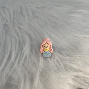 Bijou en résine pour chaussure poupée rose