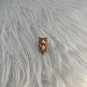 Bijou en résine pour chaussure chat brun