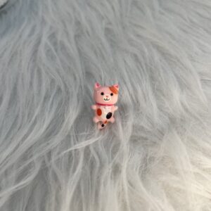 Bijou en résine pour chaussure chat rose