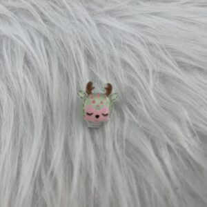 Bijou en résine pour chaussure renne vert