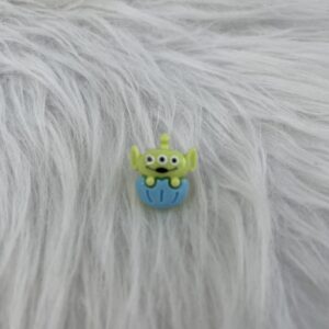 Bijou en résine pour chaussure œuf extraterrestre