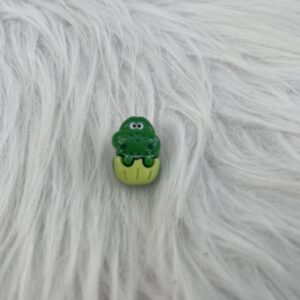 Bijou en résine pour chaussure œuf dinosaure