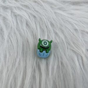 Bijou en résine pour chaussure œuf monstre vert