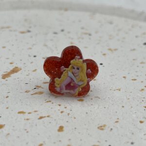 Bijou en résine pour chaussure princesse fleur rouge 2