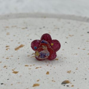 Bijou en résine pour chaussure princesse fleur rose fuchsia