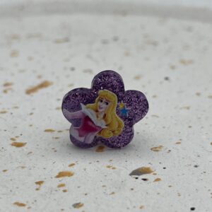 Bijou en résine pour chaussure princesse fleur mauve 2